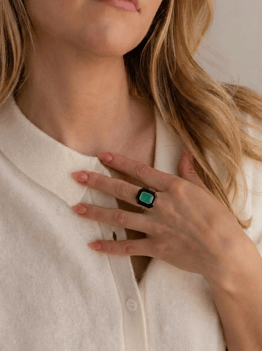 Chloe: Art Deco Style Ring in 9ct White Gold, Green Agate And Onyx